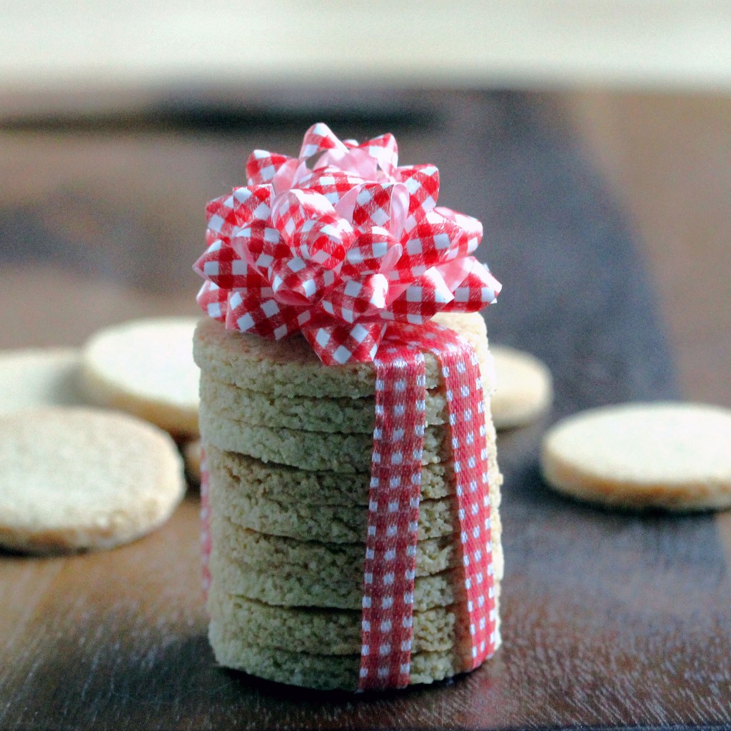 Sugar-Free, Gluten-Free Low-Carb Ginger Cookies | Low-Carb, So Simple! Sugar-Free, Gluten-Free Low-Carb Ginger Cookies | Low-Carb, So Simple!
