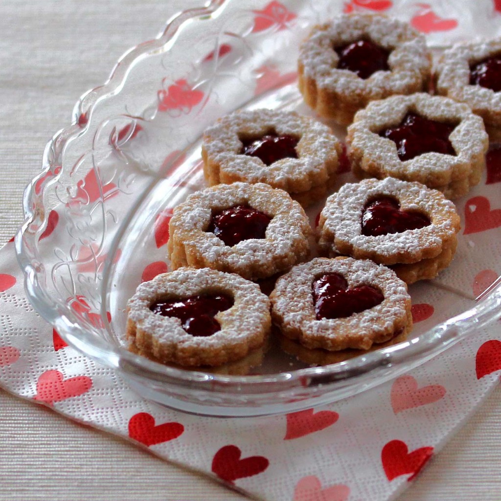 Low-Carb Linzer Hearts | Low-Carb, So Simple!