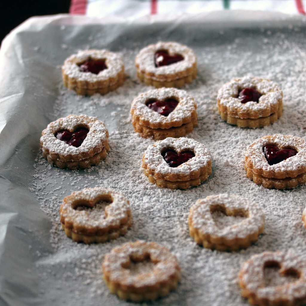 Low-Carb Linzer Hearts | Low-Carb, So Simple!