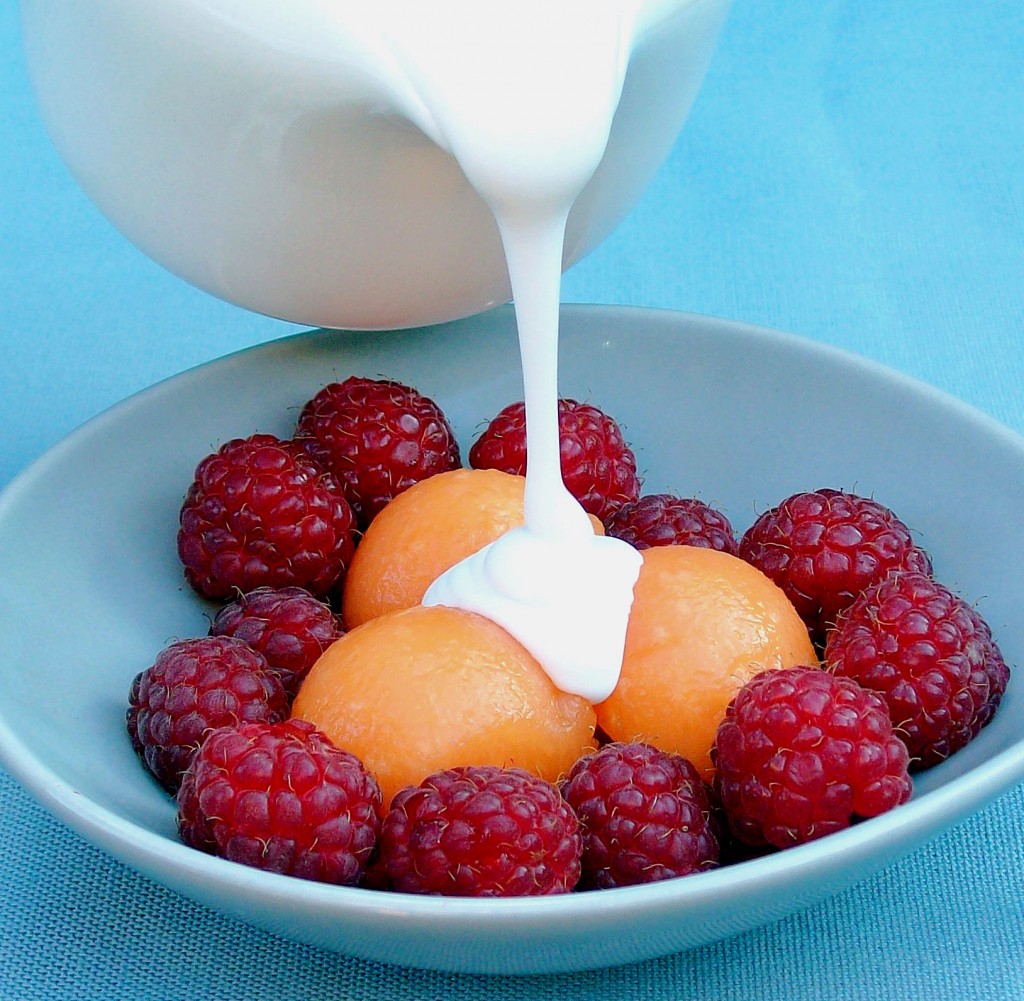 LowCarb Melon and Raspberry Salad with Vanilla Coconut Sauce (Vegan